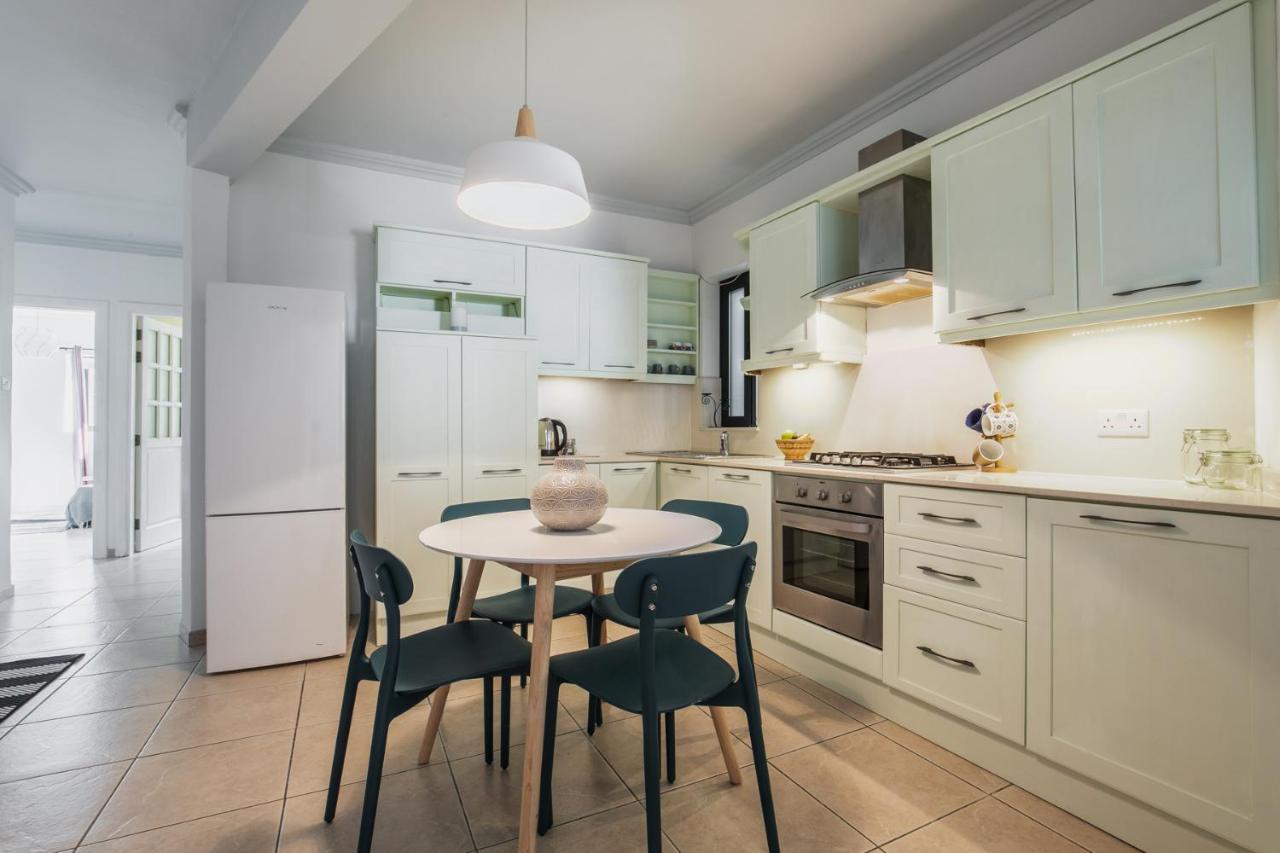 Stylish 3 Bedroom Apartment - St. Julians - 5 Mins From Balluta Bay Saint Julian's エクステリア 写真